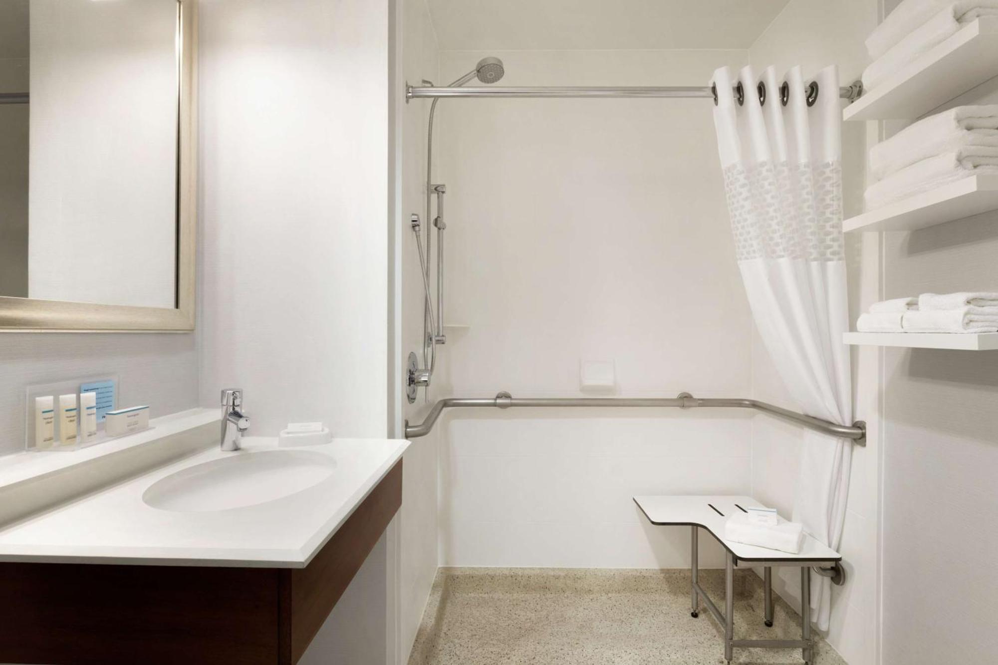 Hampton Inn Long Island-Brookhaven Farmingville Экстерьер фото
