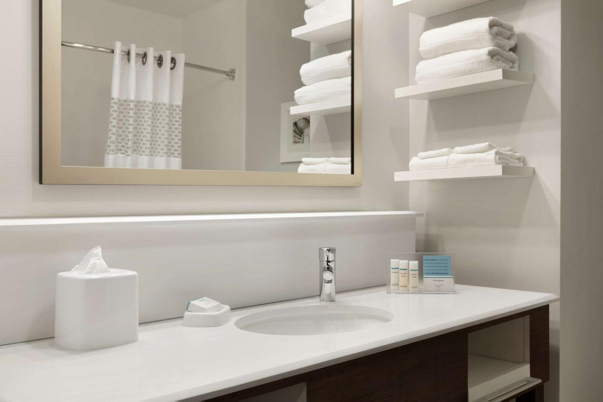 Hampton Inn Long Island-Brookhaven Farmingville Экстерьер фото